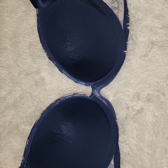TORRID 42DDD & SECRET TREASURES 44D BRAS - Picture 8 of 12